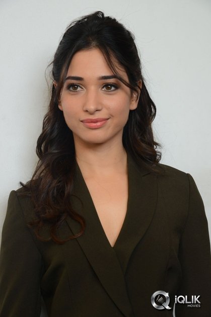 Tamannah-at-Oopiri-Movie-Release-Press-Meet